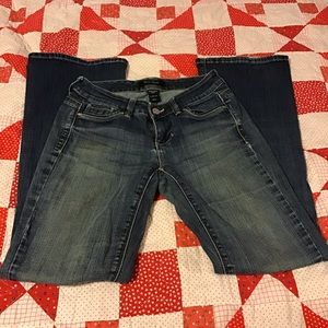 White House Market Contour Jeans / Flare Leg